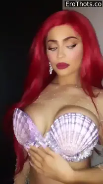 Kylie Jenner - Sexy [10/31/2019]