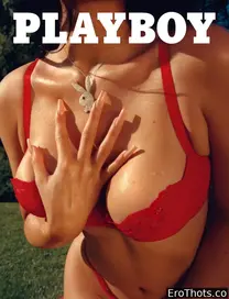 Kylie Jenner - Nude & Sexy