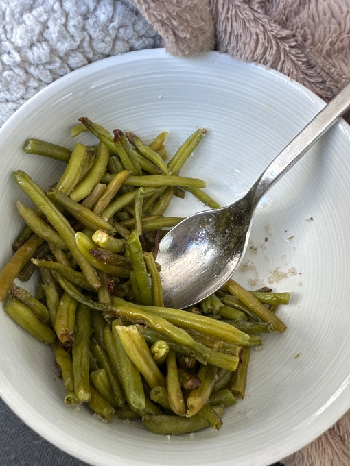 I just received fund my green bean addiction from Anonymous via Throne. Thank you! https://t.co/UAqb6V68ol